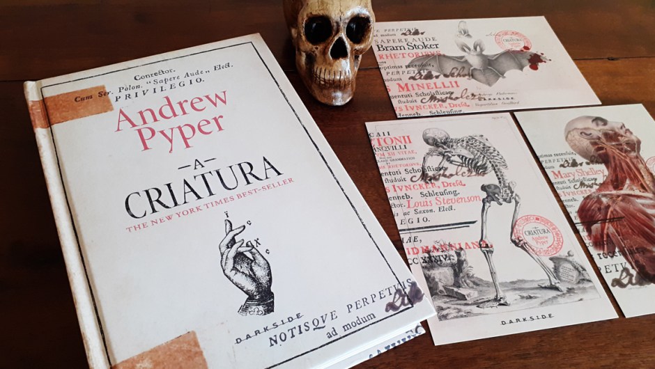 Capa do livro A criatura, de Andrew Pyper, publicado pela DarkSide Books.